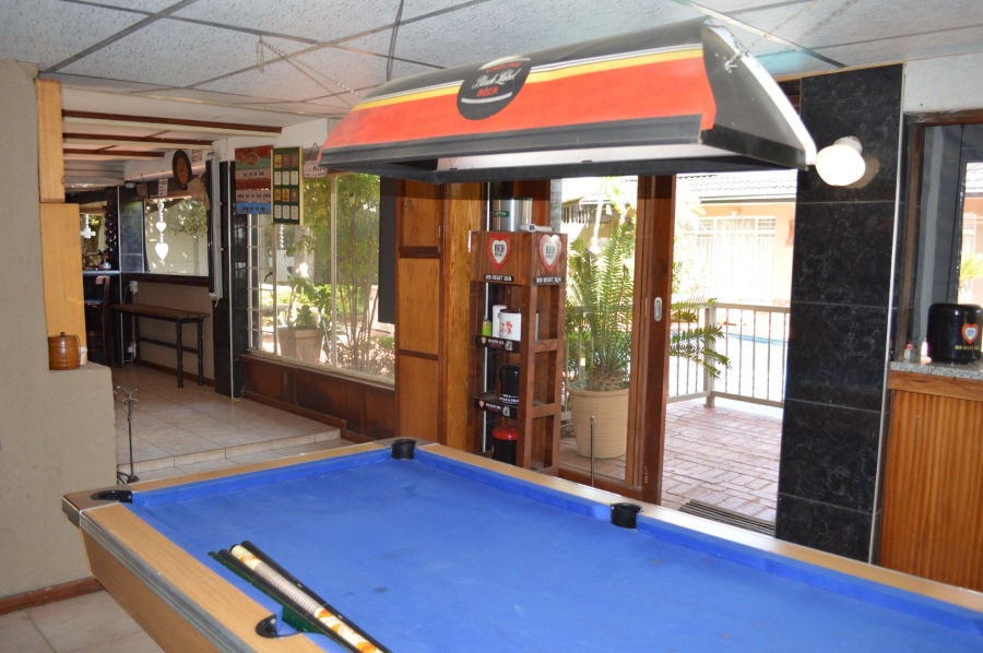 8 Bedroom Property for Sale in Flamwood North West